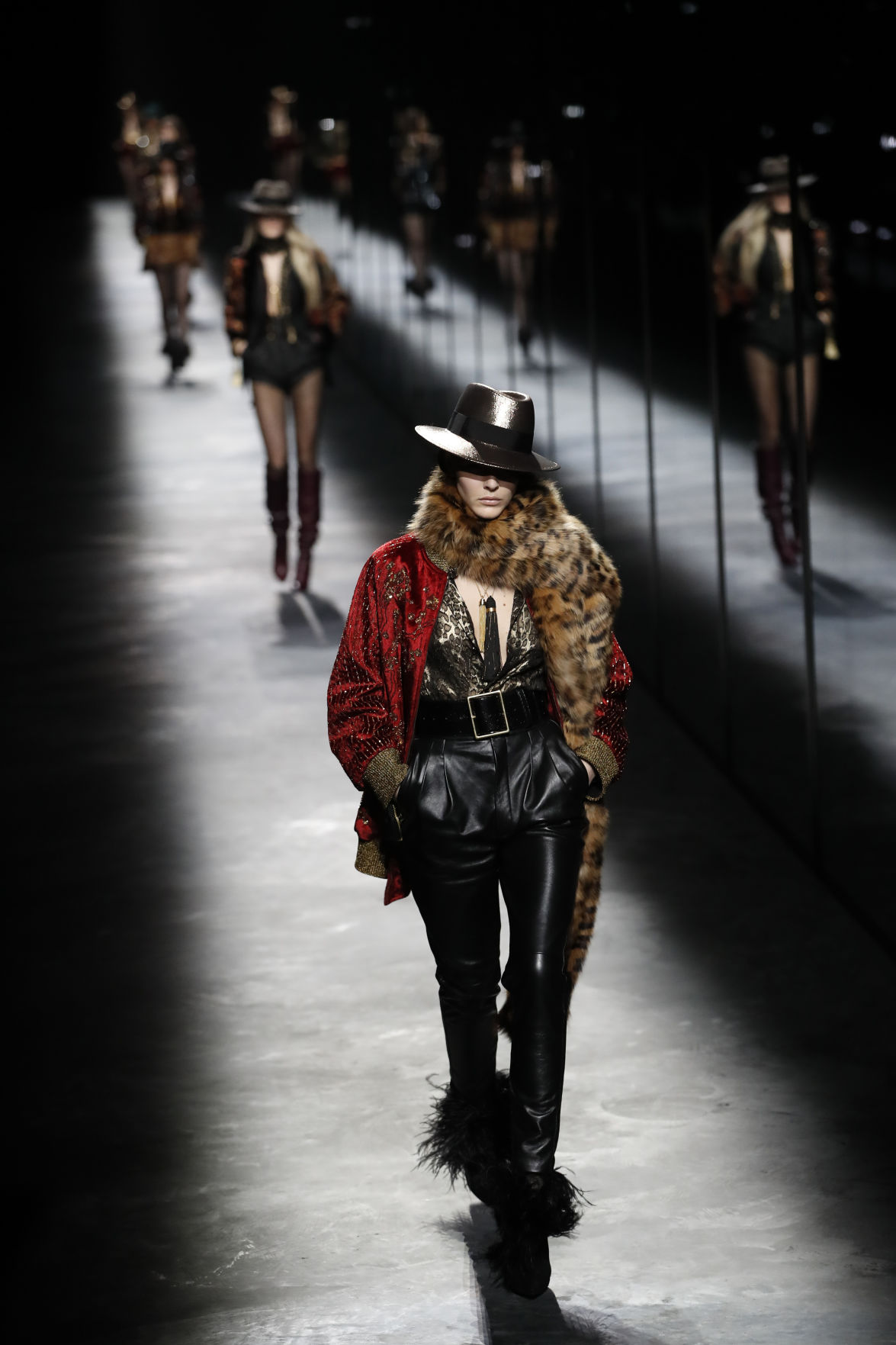 Paris Fashion 2019 F/W Saint Laurent